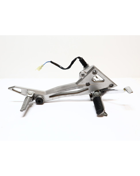 Kawasaki Z1000, fotpinne höger komplett