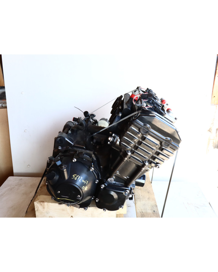 Kawasaki Z1000, motor