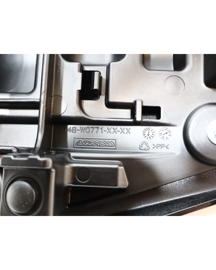 Yamaha YZF-R1, täckkåpa passagerarsadel