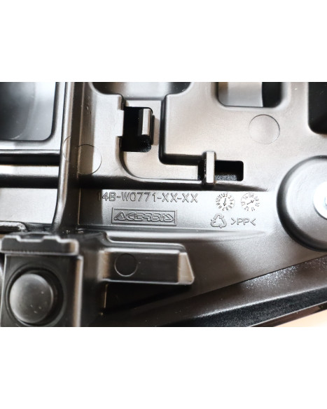 Yamaha YZF-R1, täckkåpa passagerarsadel