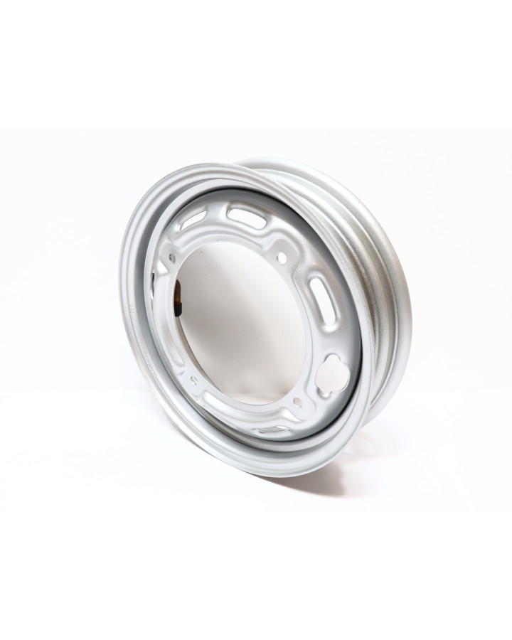 Honda Lead 100, fälgbana bak