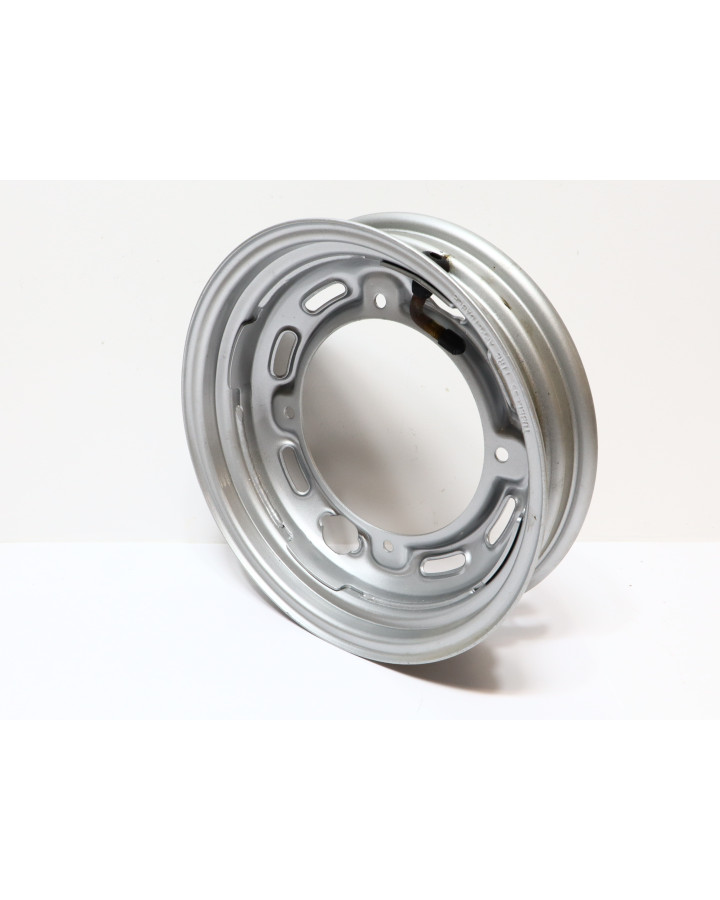 Honda Lead 100, fälgbana bak