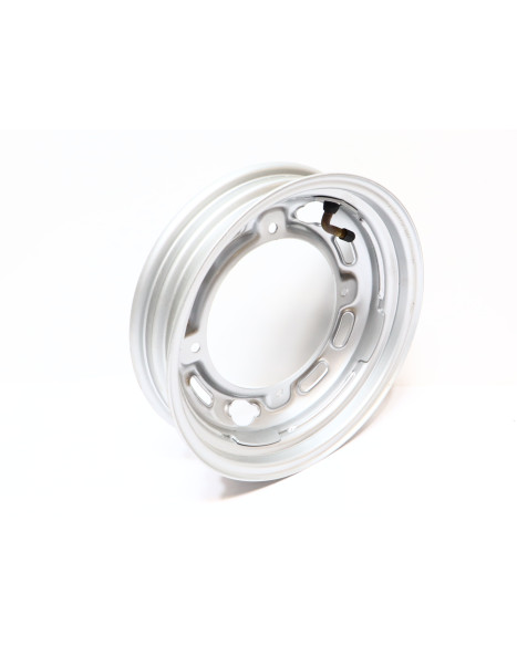 Honda Lead 100, fälgbana bak