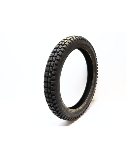 Däck, CST 3.00-17 2