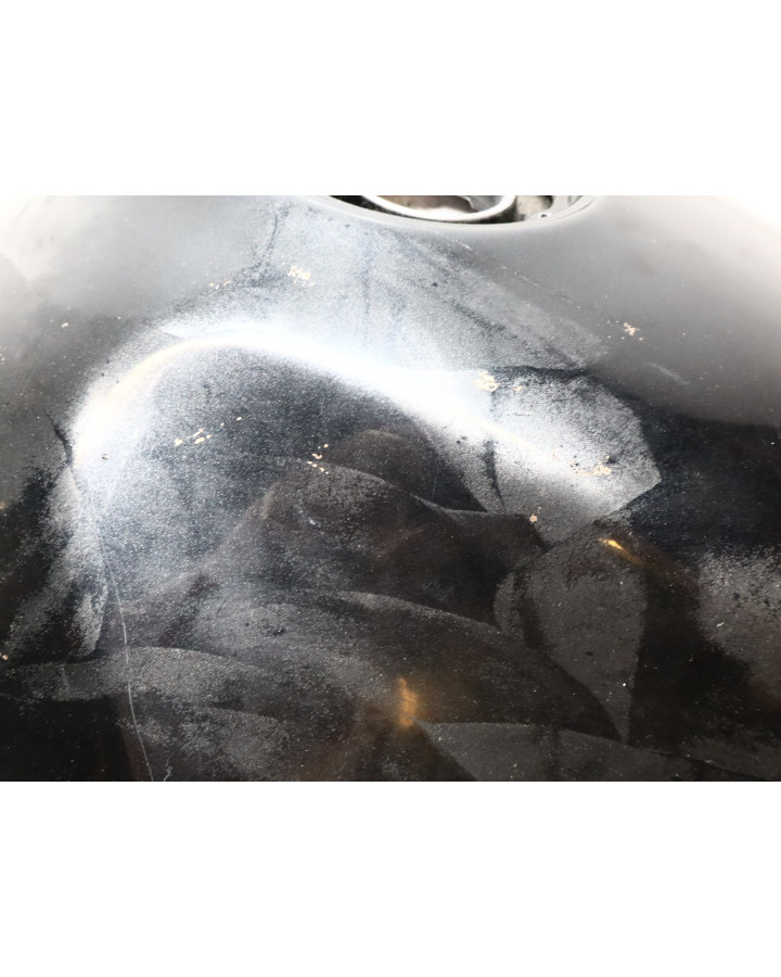 Kawasaki Z1000, bränsletank