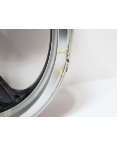 Kawasaki Z1000, framfälg